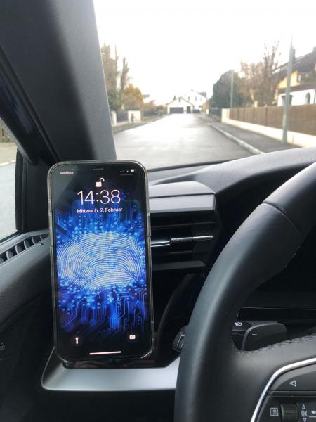 Handyhalter passend für Audi A3-S3-RS3 8Y ab BJ.2020 - Made in Germany