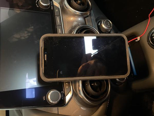 Handyhalter passend für Nissan Juke (F15) ab Bj.2019 Made in Germany