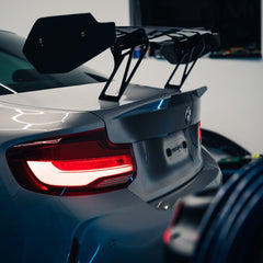 TNF+ Performance Carbon Heckspoiler inkl. CNC gefrästen Aufsteller passend für BMW M3 (F80/G80) M4 (F82/G82) M2 (F87 N55/F87C S55/G87)