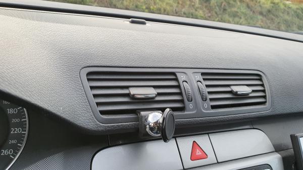 Mobile phone holder suitable for Volkswagen VW Passat B6 2005-2010 - Made in Germany