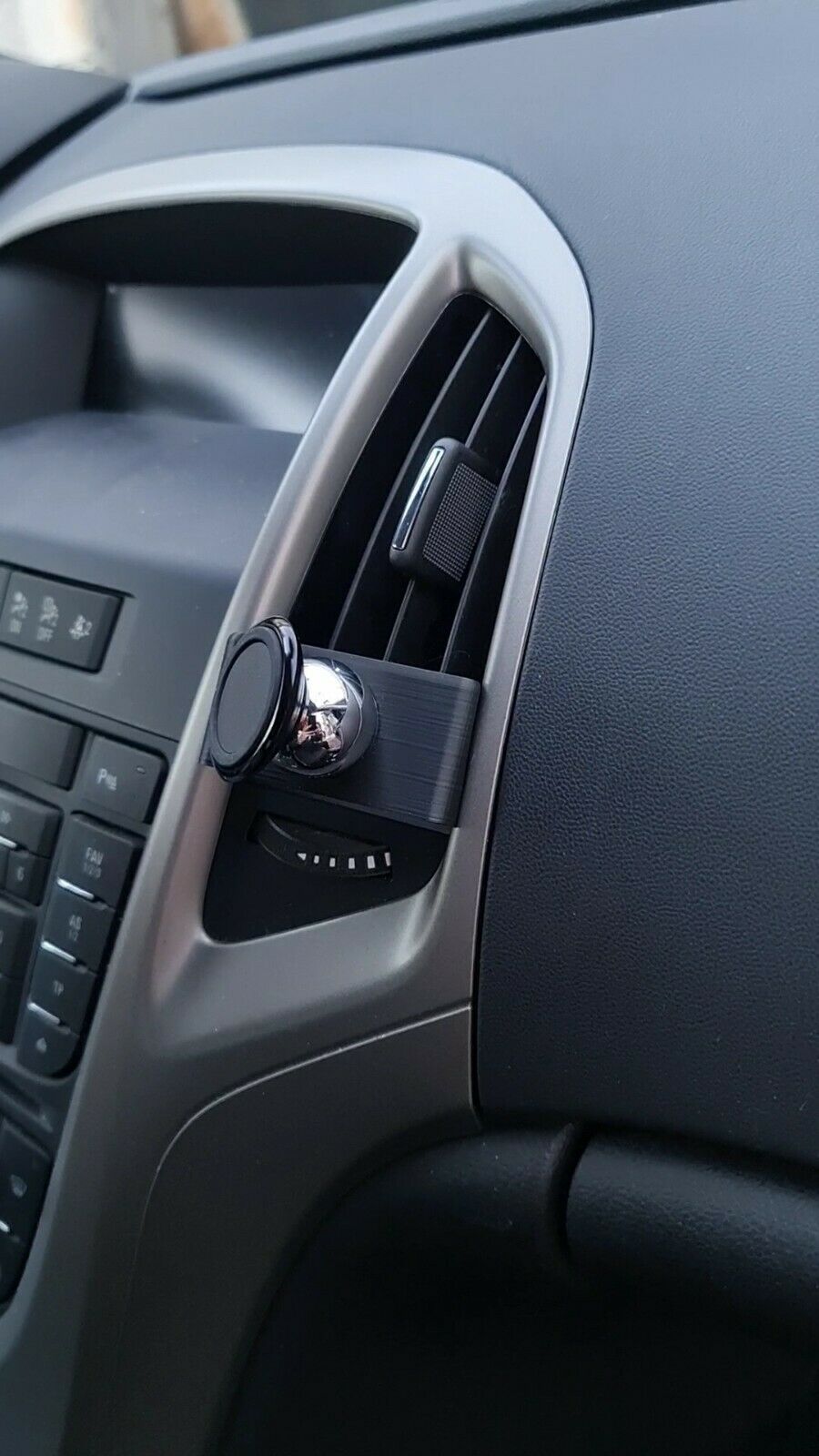 Mobile phone holder suitable for Opel Astra J year 09-18 - Made in Germany