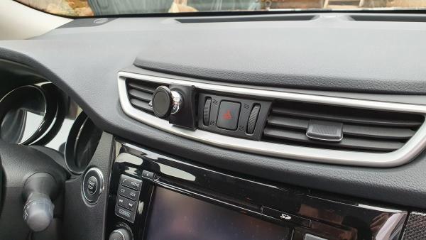 Mobile phone holder suitable for Nissan X-Trail (T32) year 13 - Made in Germany