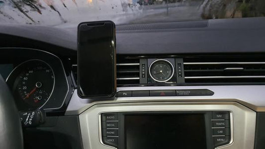 Mobile phone holder suitable for Volkswagen VW Passat B8 2014 - Made in Germany