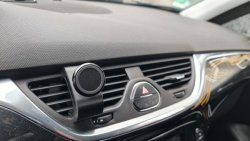 Handyhalter passend f&uuml;r Opel Corsa E Made in Germany
